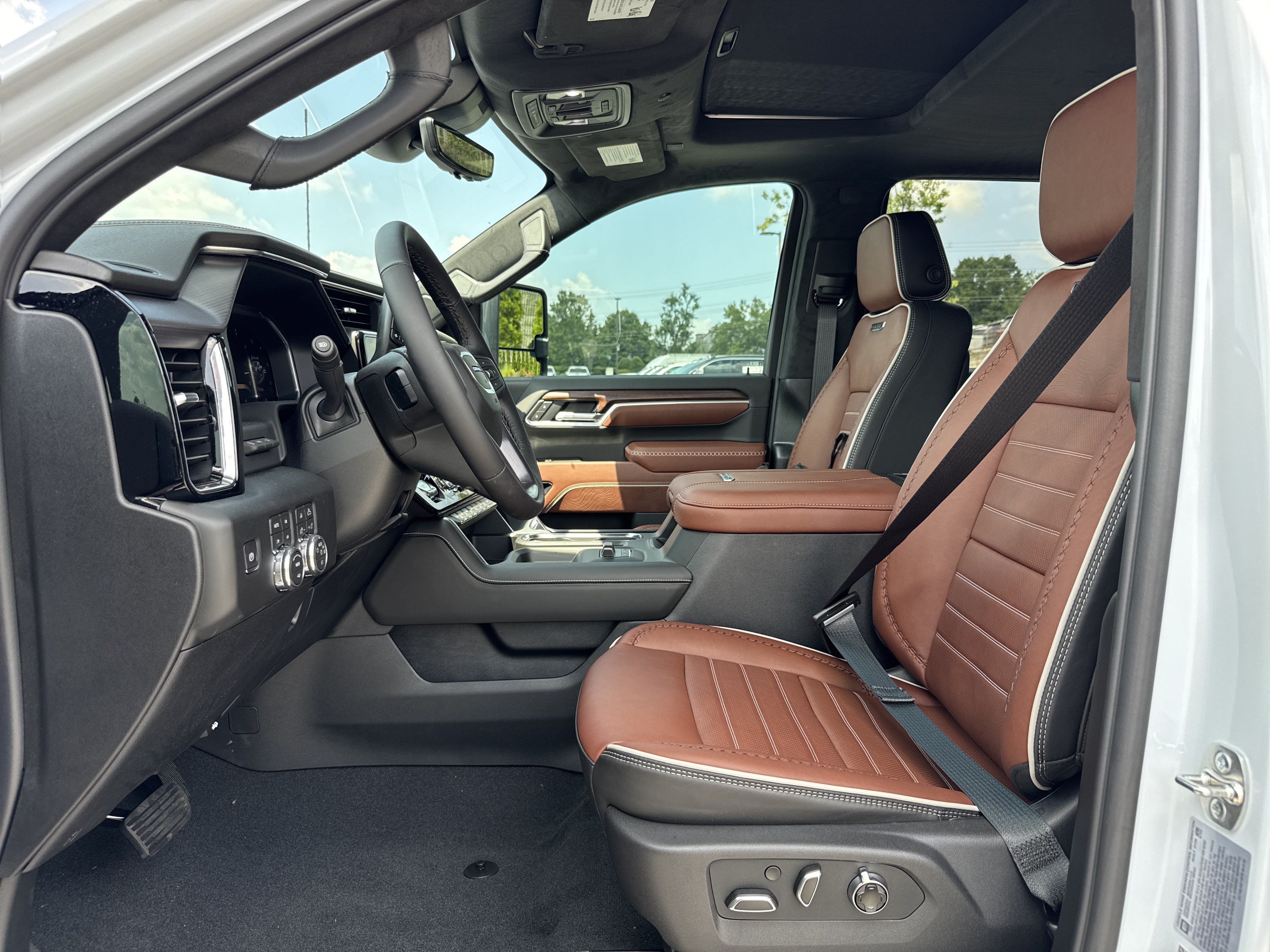 New 2026 GMC Sierra 2500 Denali Ultimate AWD/4WD image 17