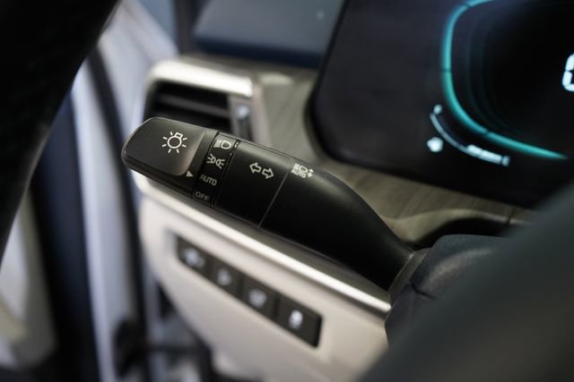 Used 2023 Kia Telluride EX w/ EX Captain's Chair Package AWD/4WD image 18