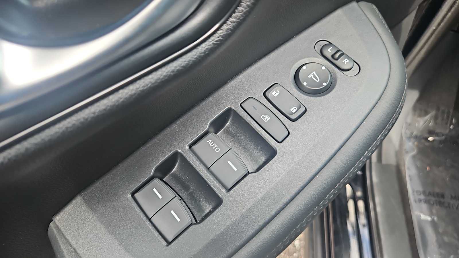 Certified 2026 Honda HR-V LX image 15