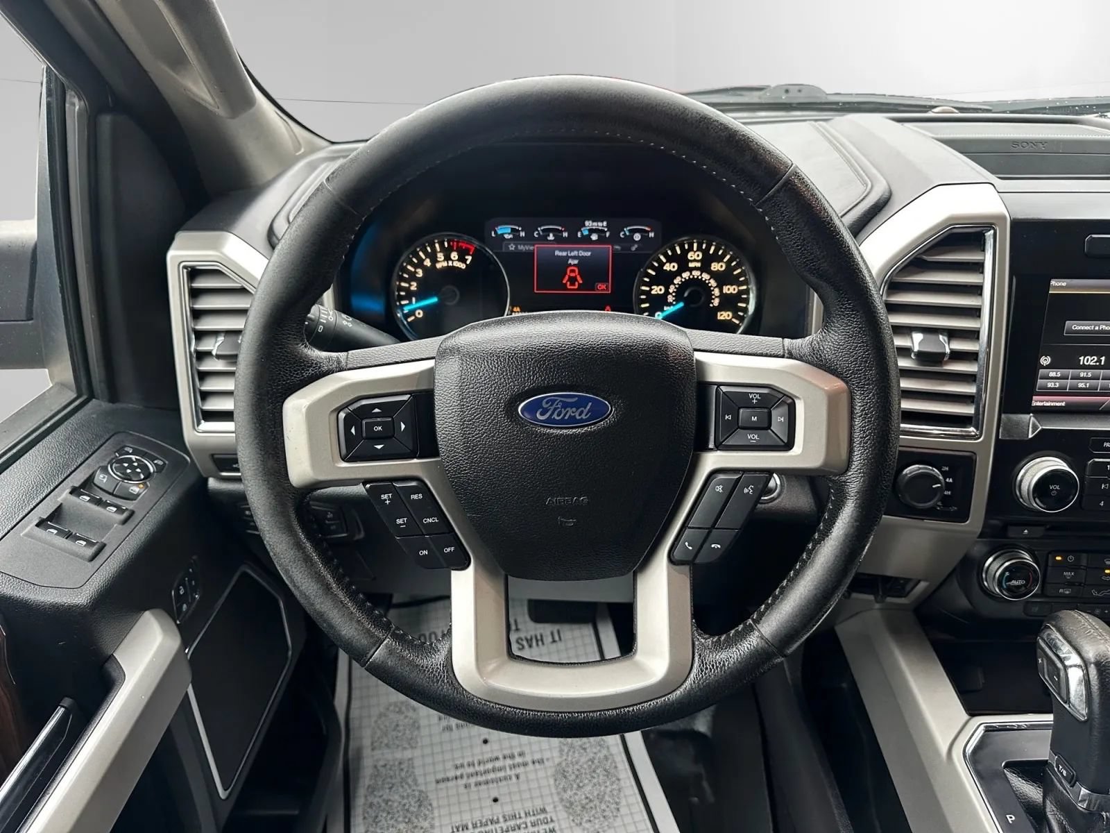 Used 2015 Ford F150 Lariat w/ Equipment Group 502A Luxury AWD/4WD image 22