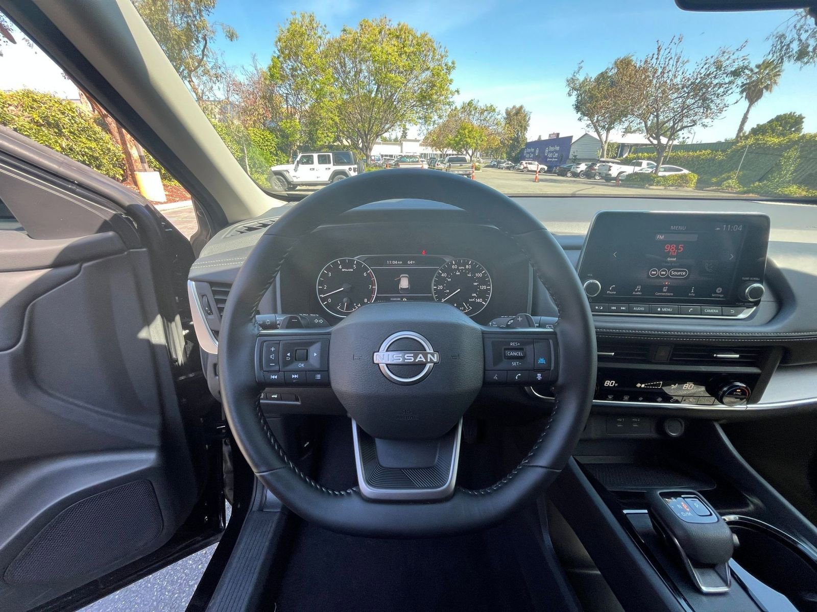 Used 2025 Nissan Rogue SV image 36
