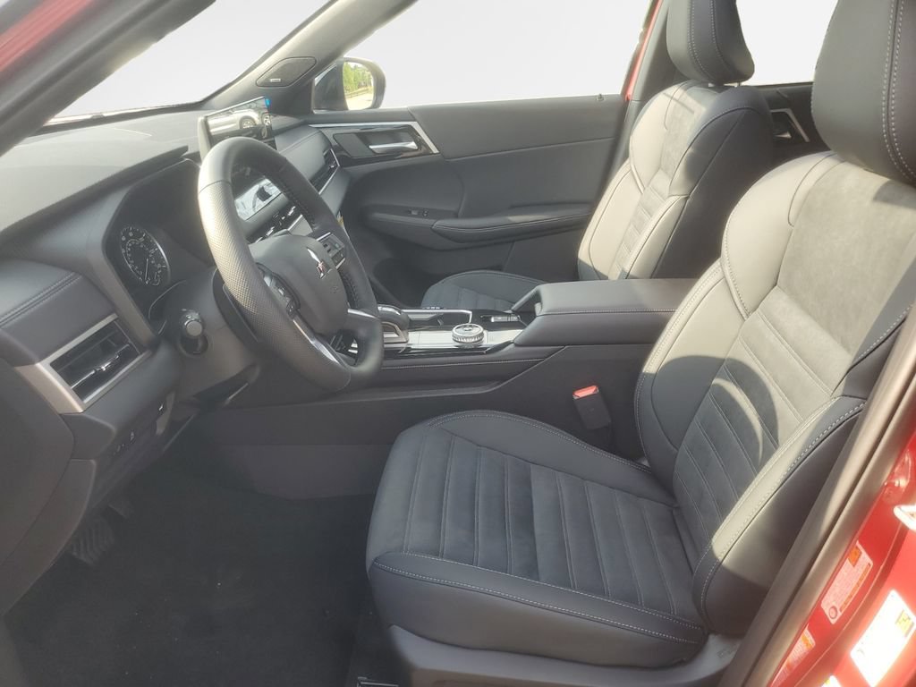 New 2026 Mitsubishi Outlander AWD image 12