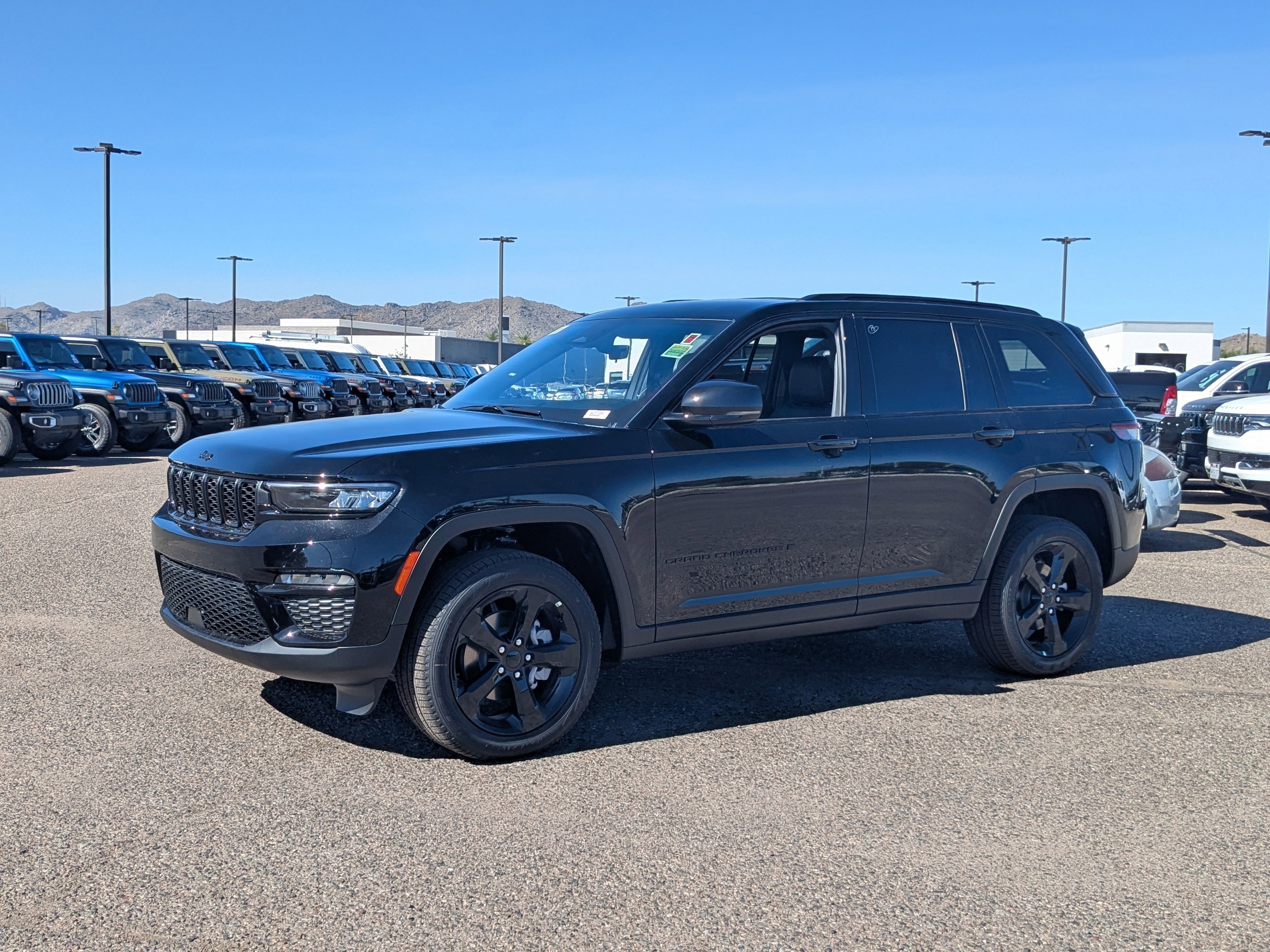 New 2025 Jeep Grand Cherokee Limited w/ Black Appearance Package AWD/4WD image 2