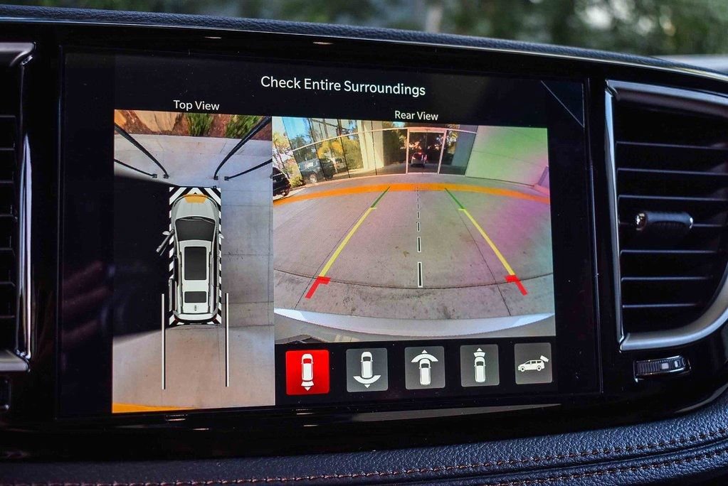 New 2026 Chrysler Pacifica Pinnacle w/ Trailer Tow Group image 24