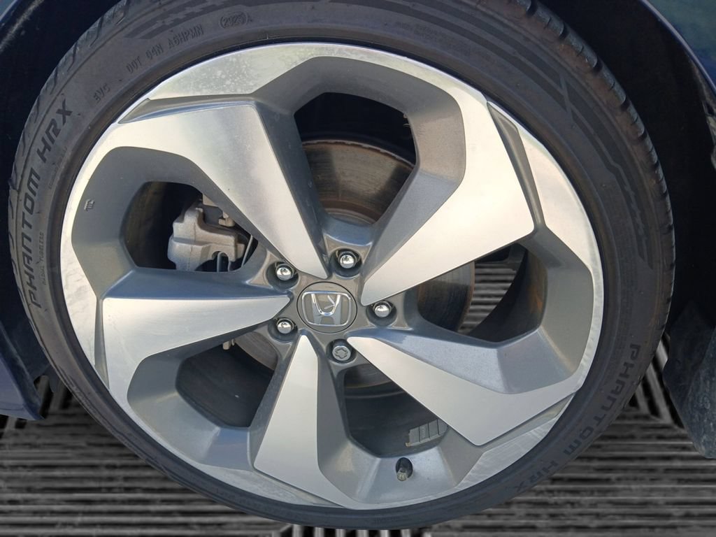 Used 2018 Honda Accord Touring image 10
