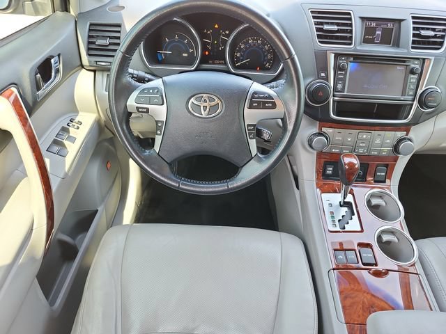 Used 2013 Toyota Highlander Limited AWD/4WD image 15