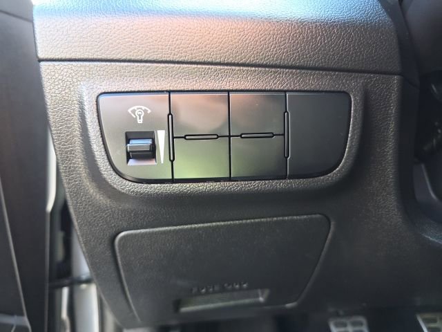 Used 2016 Hyundai Veloster Turbo image 11