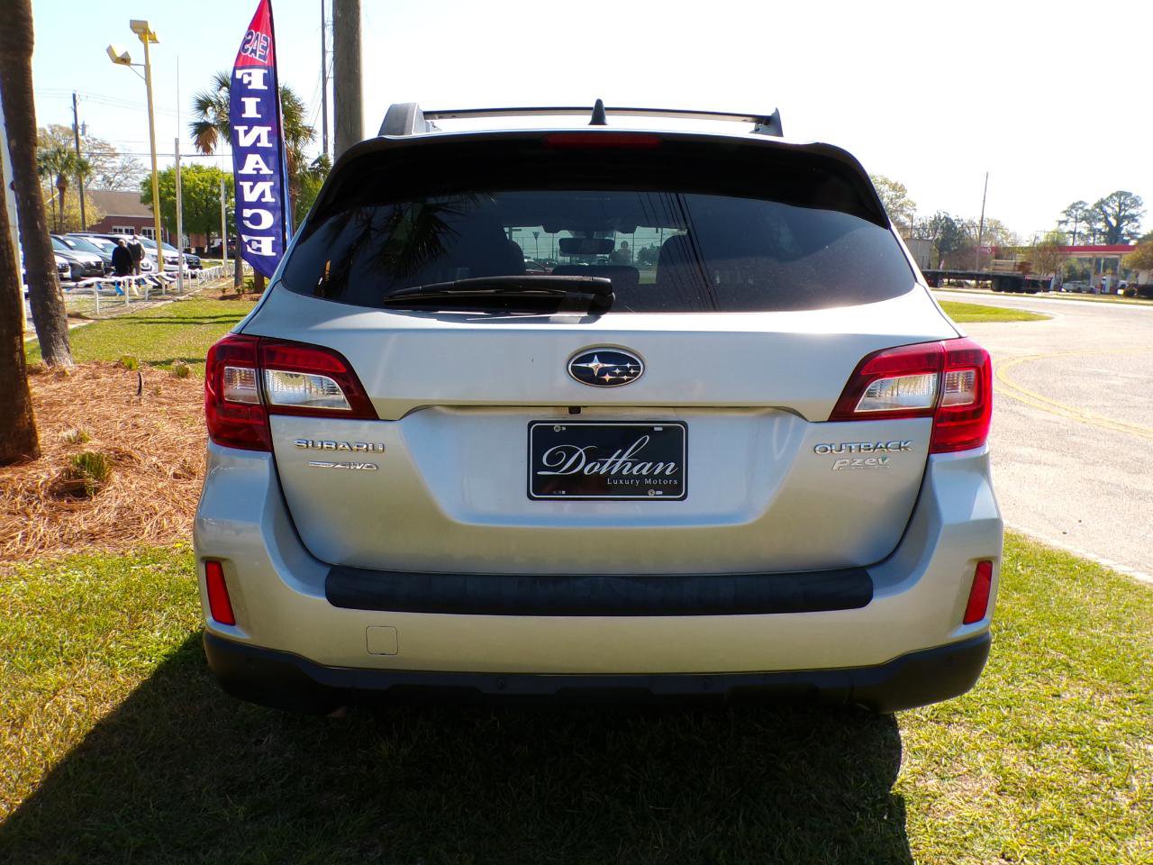 Used 2017 Subaru Outback 2.5i Limited image 6