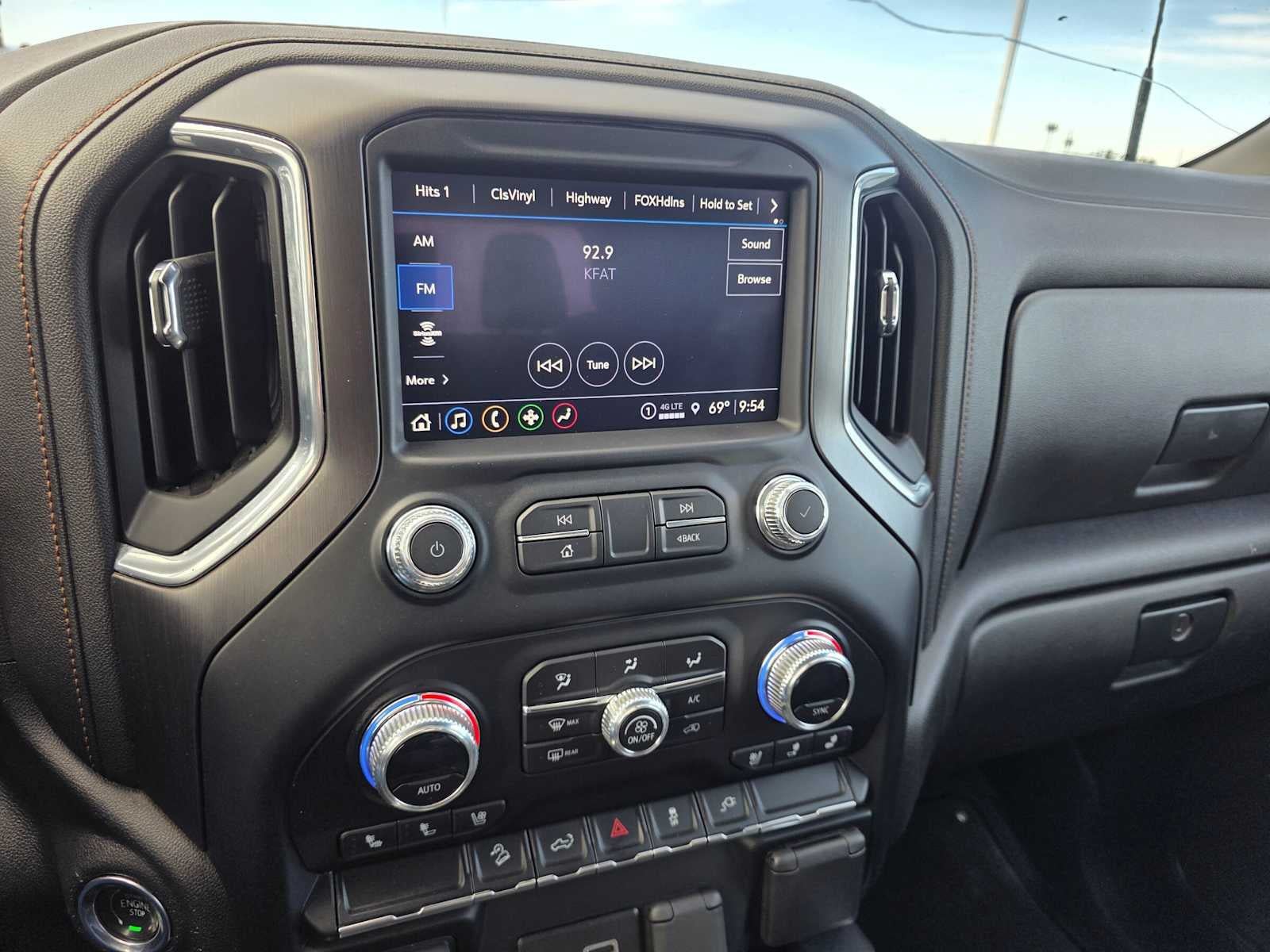 Used 2023 GMC Sierra 2500 AT4 w/ Snow Plow Prep/Camper Package AWD/4WD image 25