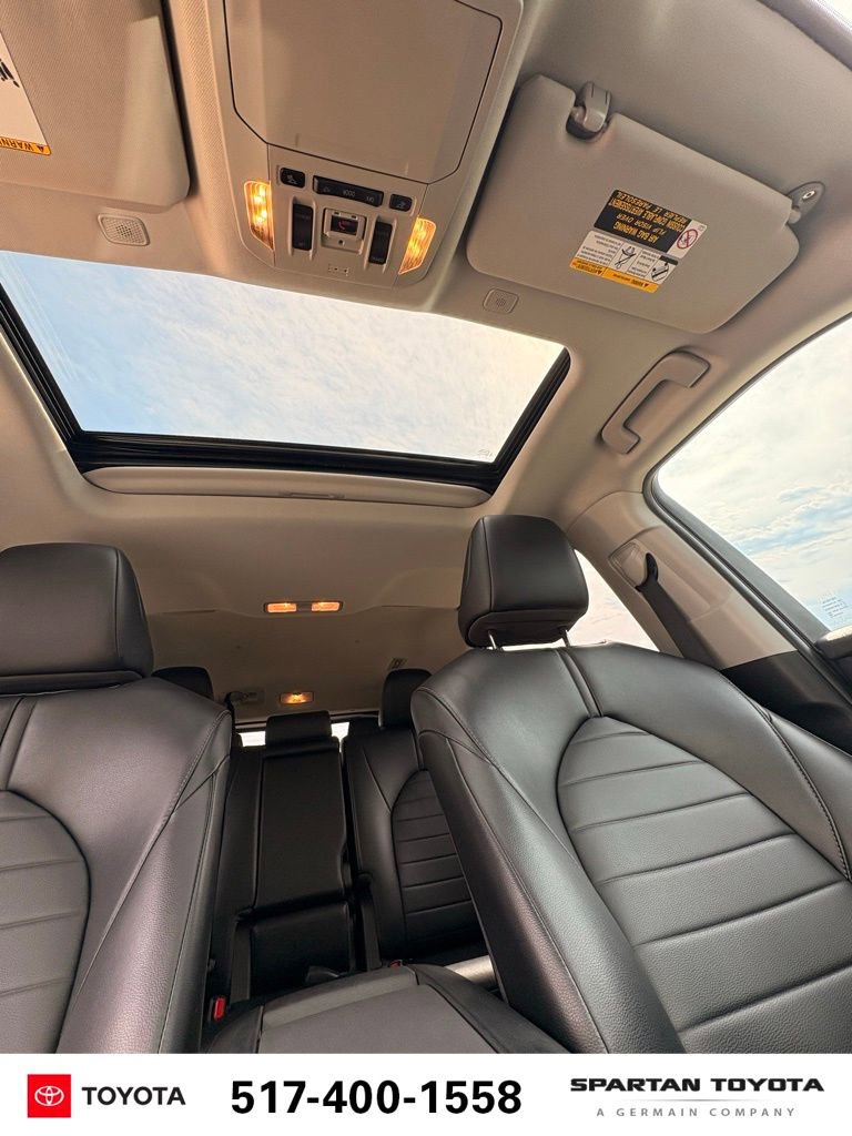 Used 2023 Toyota Highlander XLE image 18