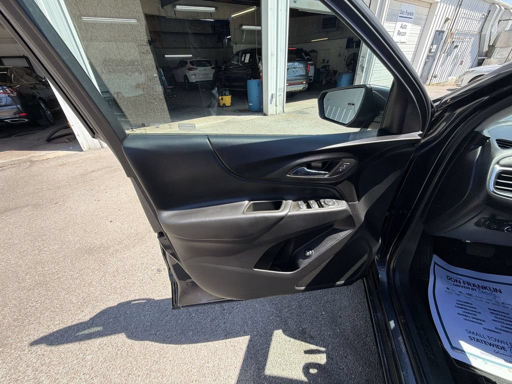 Used 2023 Chevrolet Equinox LT FWD image 13