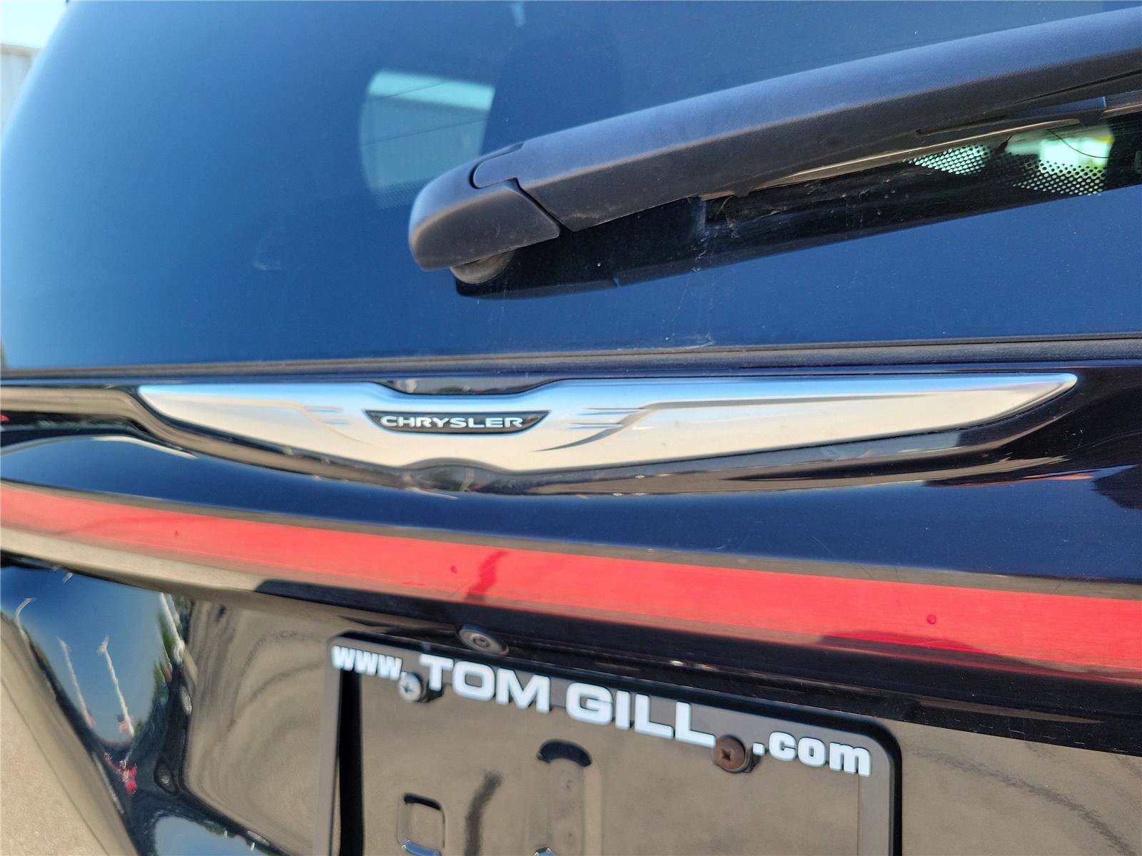 Used 2023 Chrysler Pacifica Touring-L FWD image 7