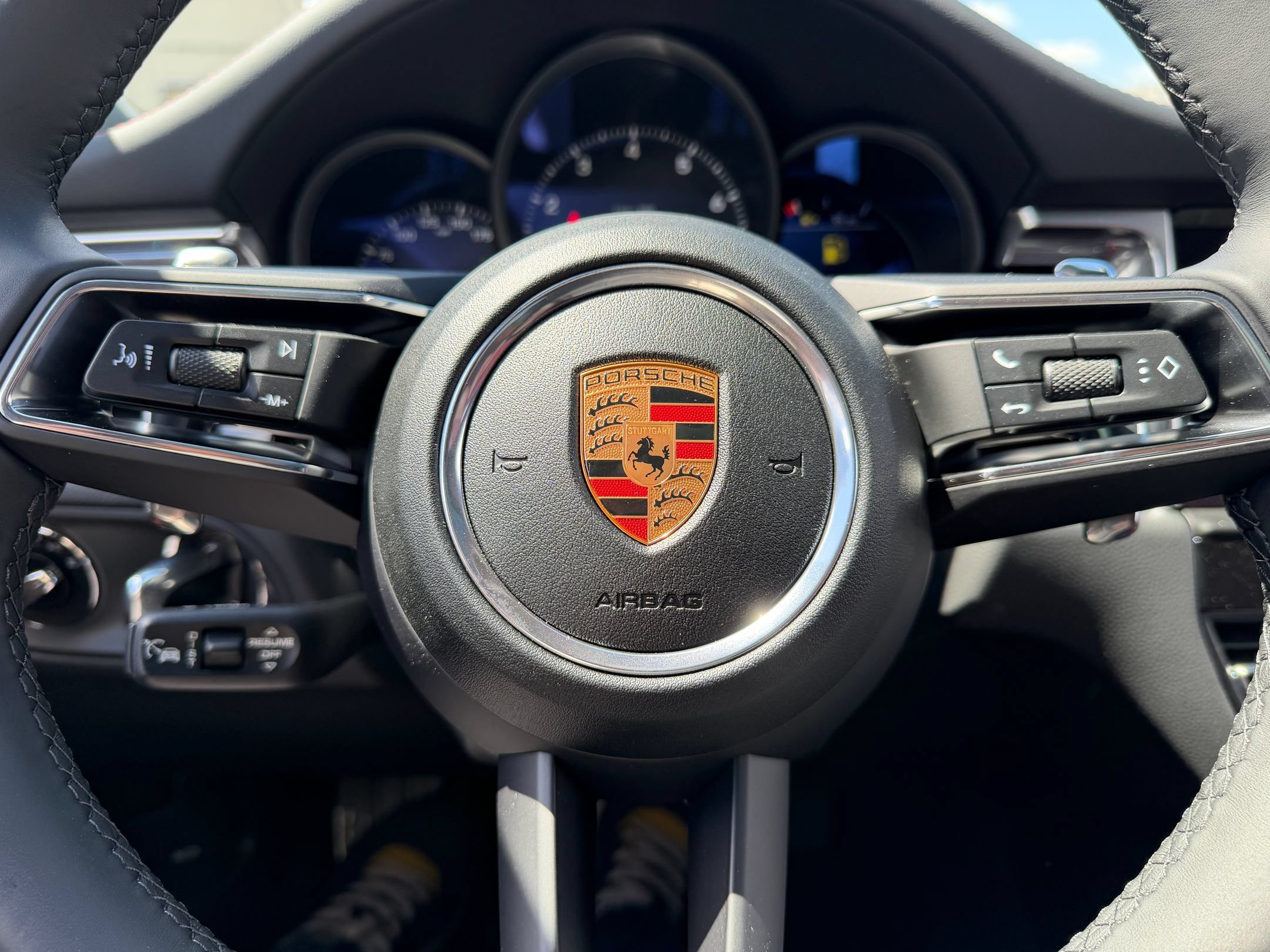 Used 2026 Porsche Macan AWD/4WD image 32