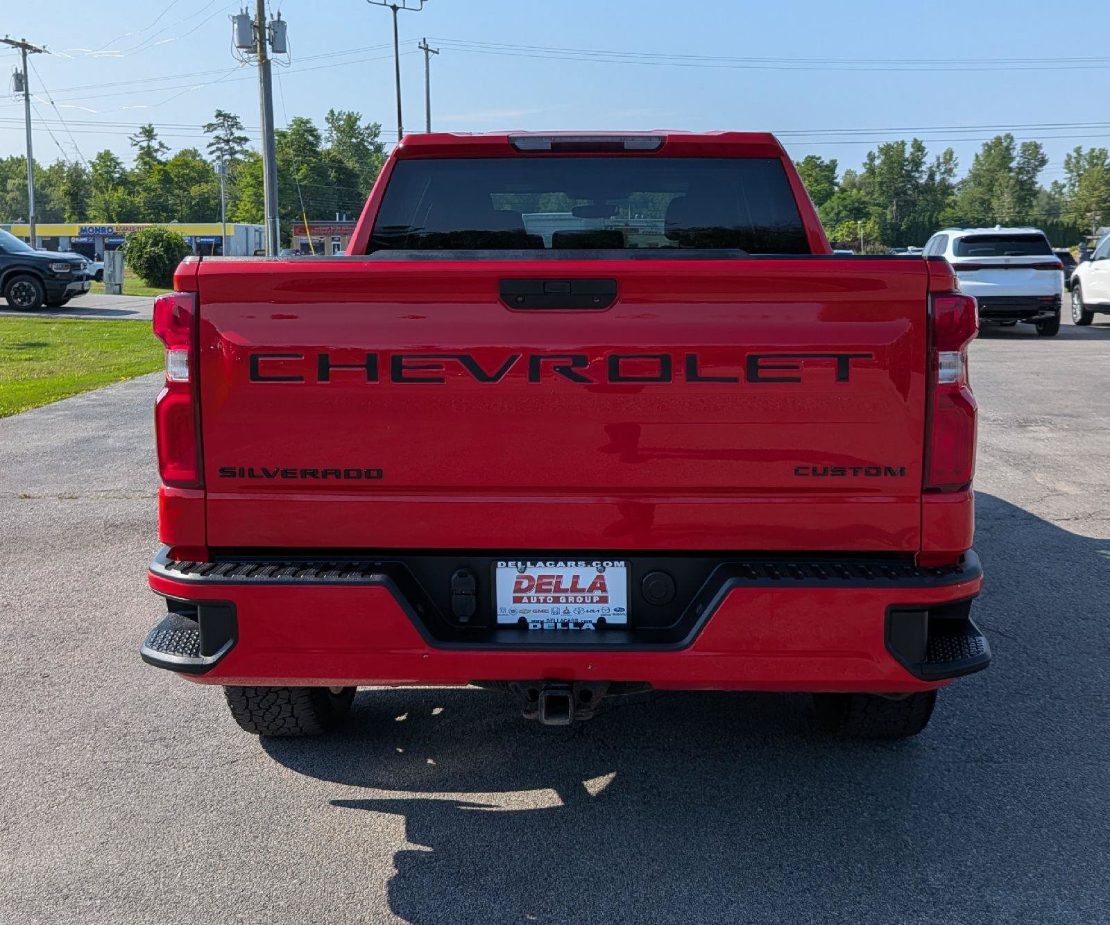 Used 2020 Chevrolet Silverado 1500 Custom w/ Custom Value Package AWD/4WD image 9