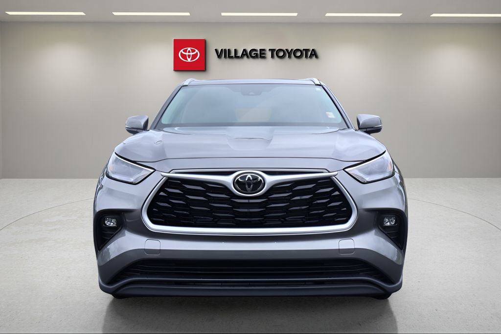 Certified 2025 Toyota Highlander XLE AWD/4WD image 8
