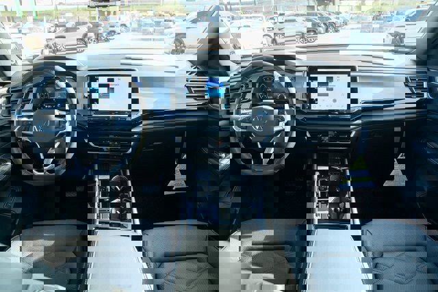 New 2026 Volkswagen Atlas Cross Sport SE image 30