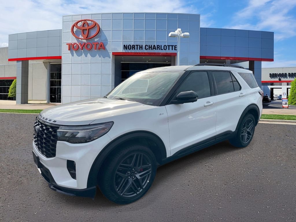 Used 2025 Ford Explorer ST-Line w/ ST-Line Street Pack image 6