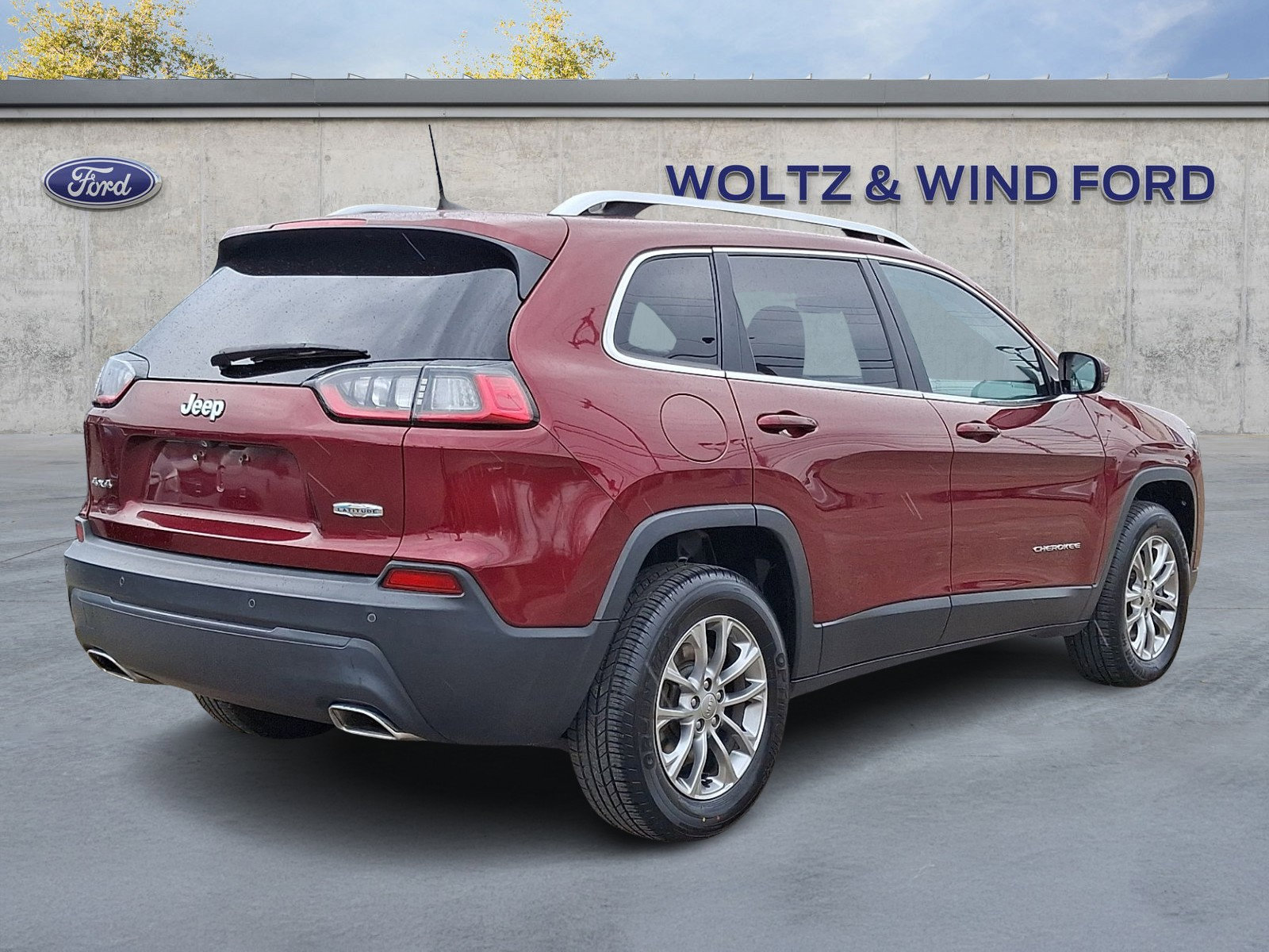 Used 2019 Jeep Cherokee Latitude Plus image 6