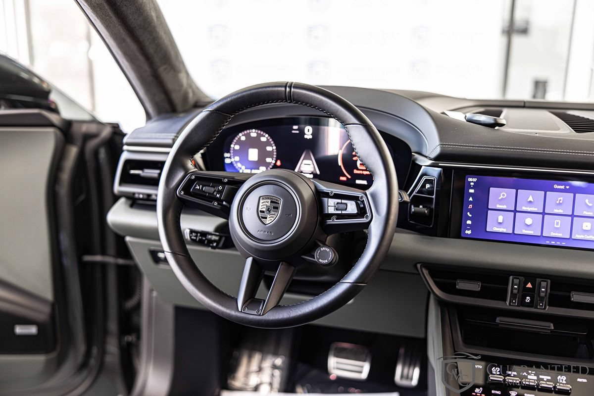 Used 2025 Porsche Macan Turbo Electric AWD/4WD image 37