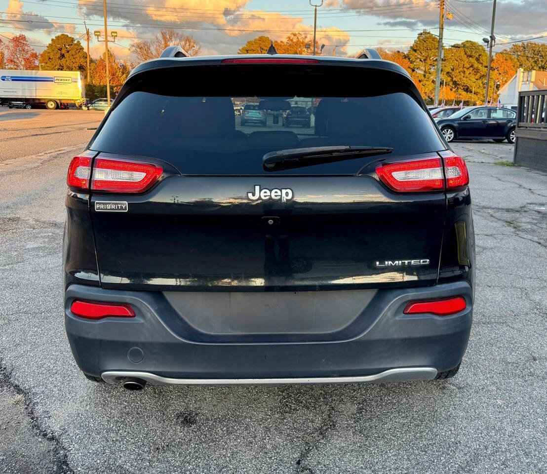 Used 2016 Jeep Cherokee Limited image 8