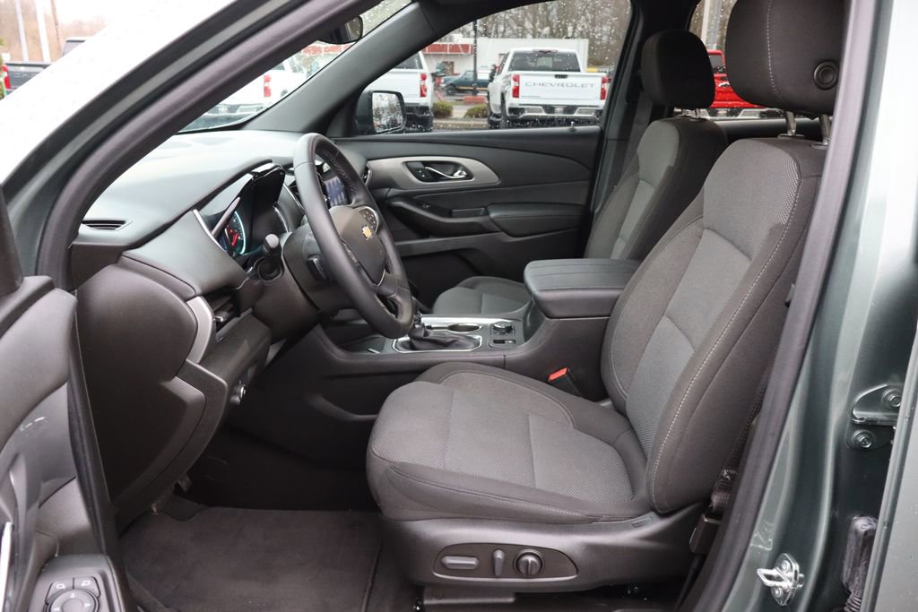 Used 2023 Chevrolet Traverse LT image 18