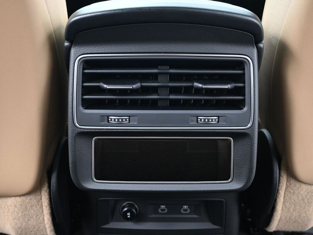 Used 2025 Audi Q8 Premium Plus AWD/4WD image 8