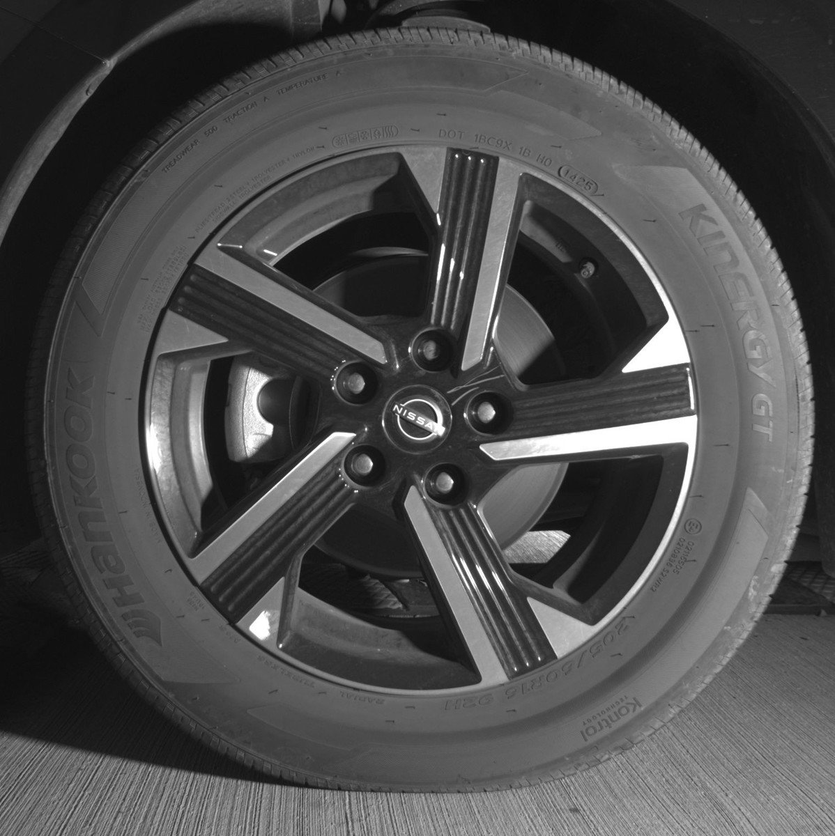 Used 2025 Nissan Sentra SV image 12