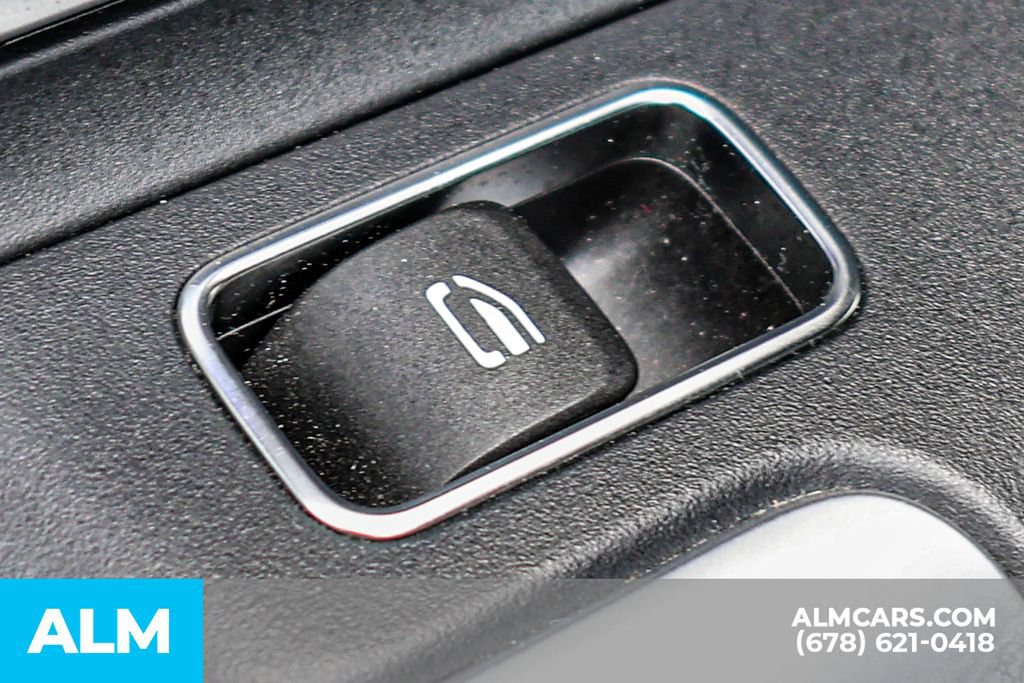 Used 2025 Mercedes-Benz GLA 250 4MATIC image 54