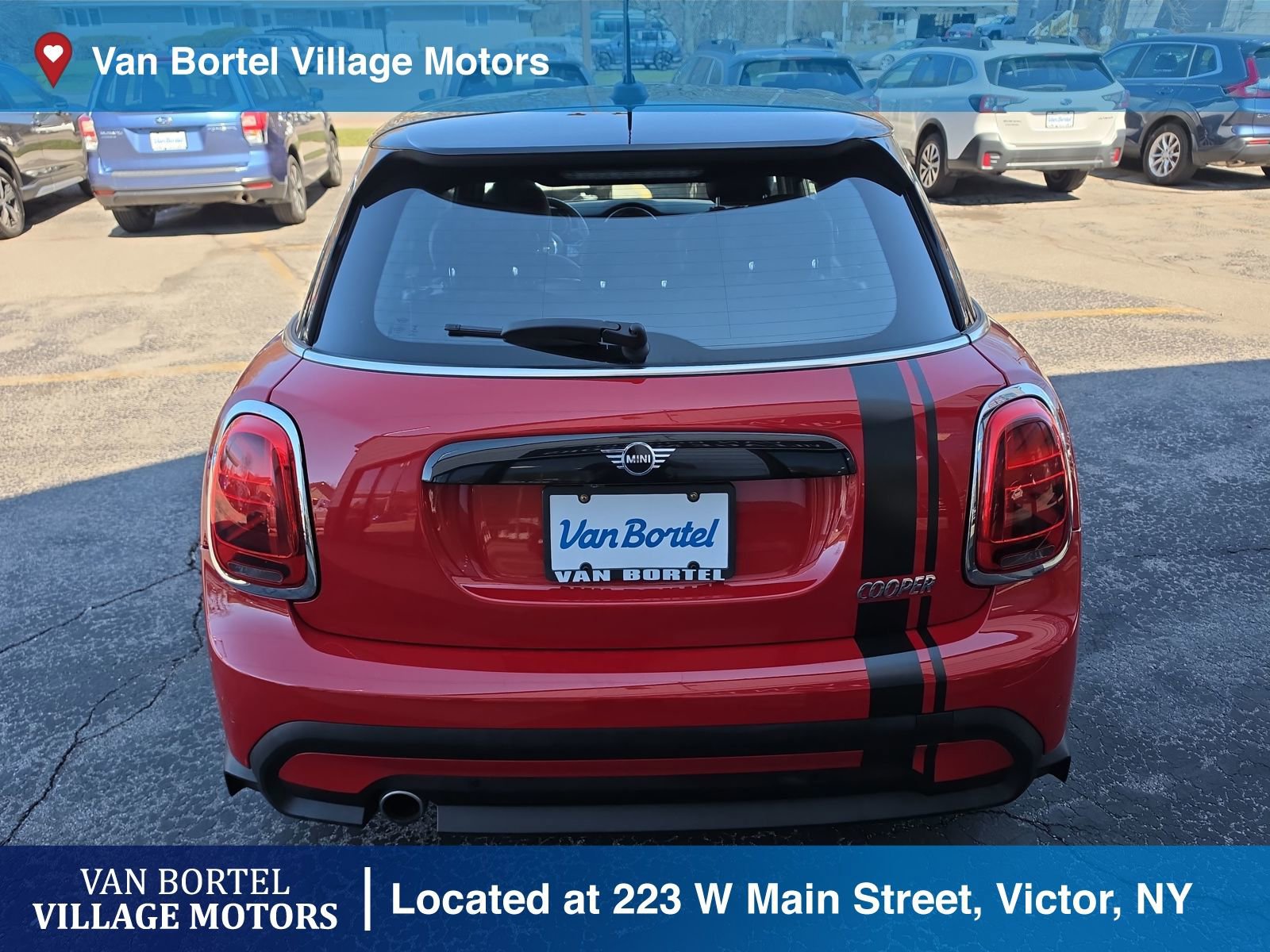 Used 2022 MINI Cooper 4-Door Hardtop image 6