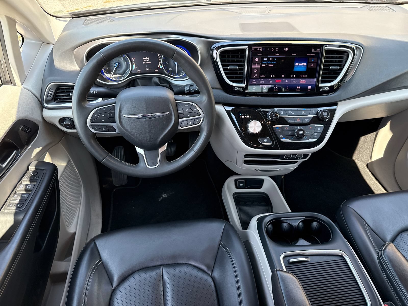 Used 2023 Chrysler Pacifica Touring-L FWD image 22
