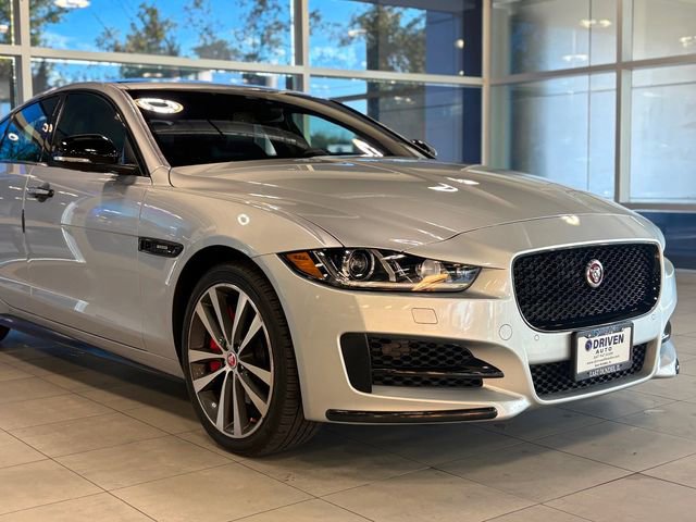 Used 2018 Jaguar XE R-Sport image 5