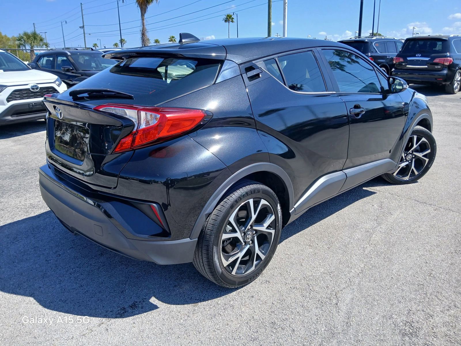 Used 2021 Toyota C-HR XLE image 4
