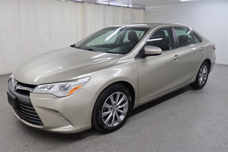 Used 2015 Toyota Camry XLE FWD image 3