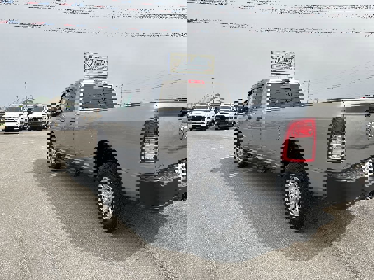 Used 2022 RAM 3500 Tradesman image 12