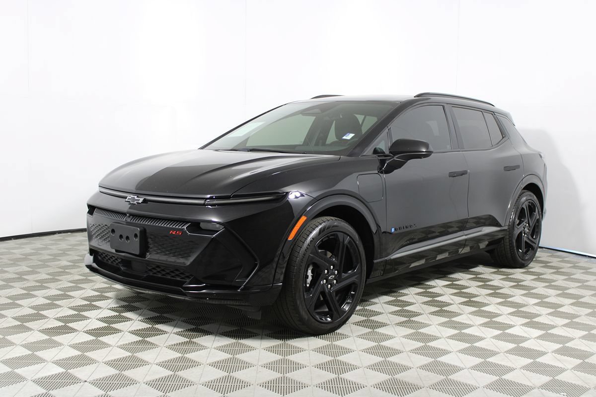 Used 2024 Chevrolet Equinox EV RS w/ LPO, Trailering Package FWD image 32