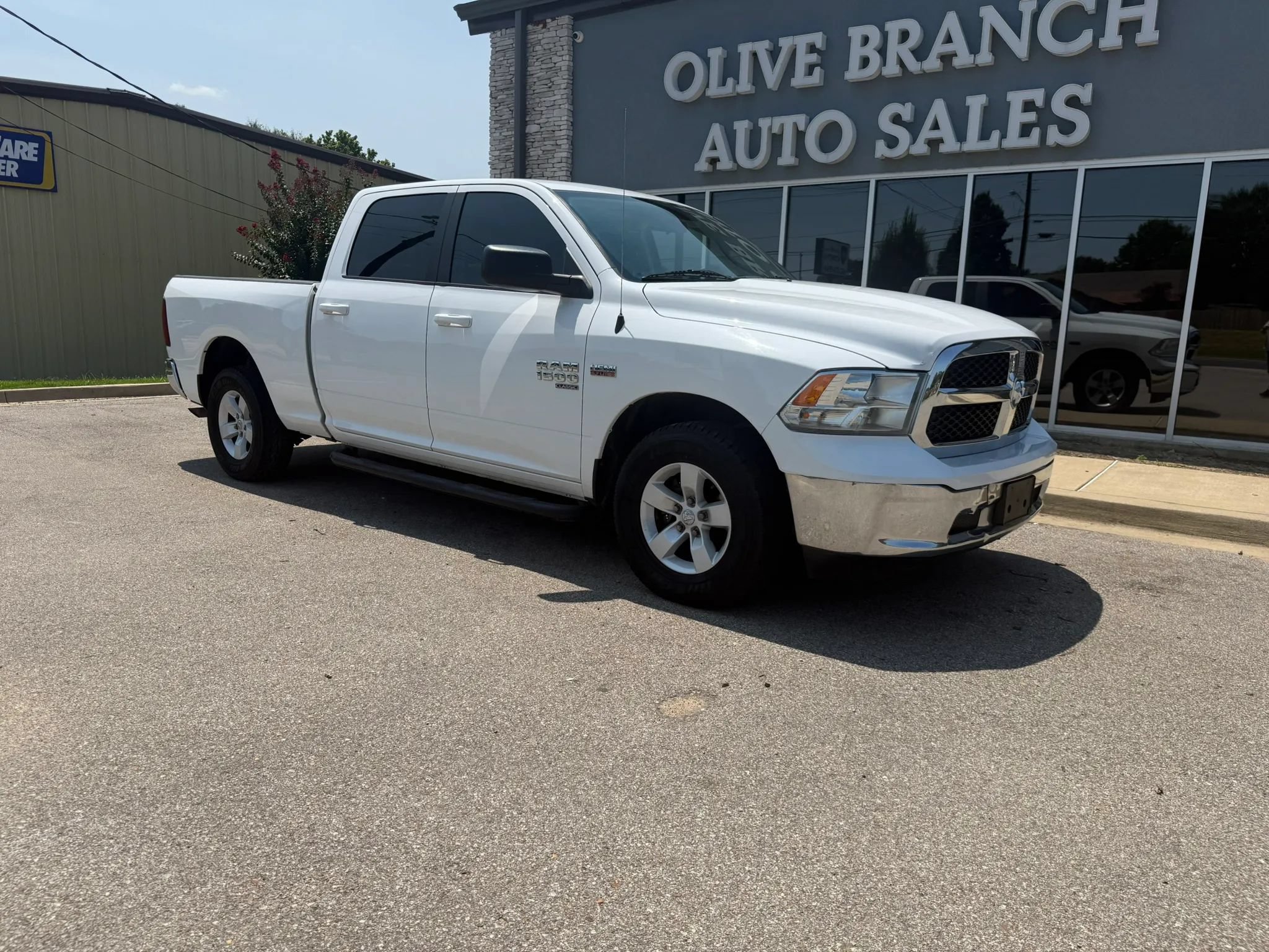 Used 2019 RAM 1500 Classic SLT RWD image 2