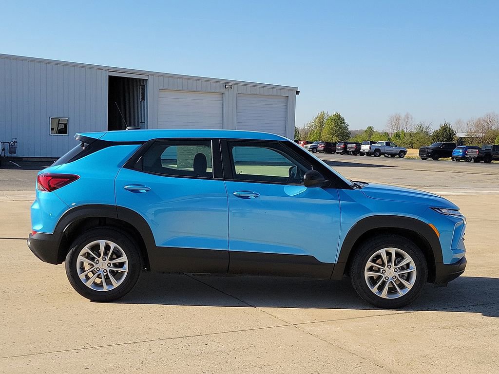 Used 2025 Chevrolet TrailBlazer LS w/ LS Confidence Package image 6