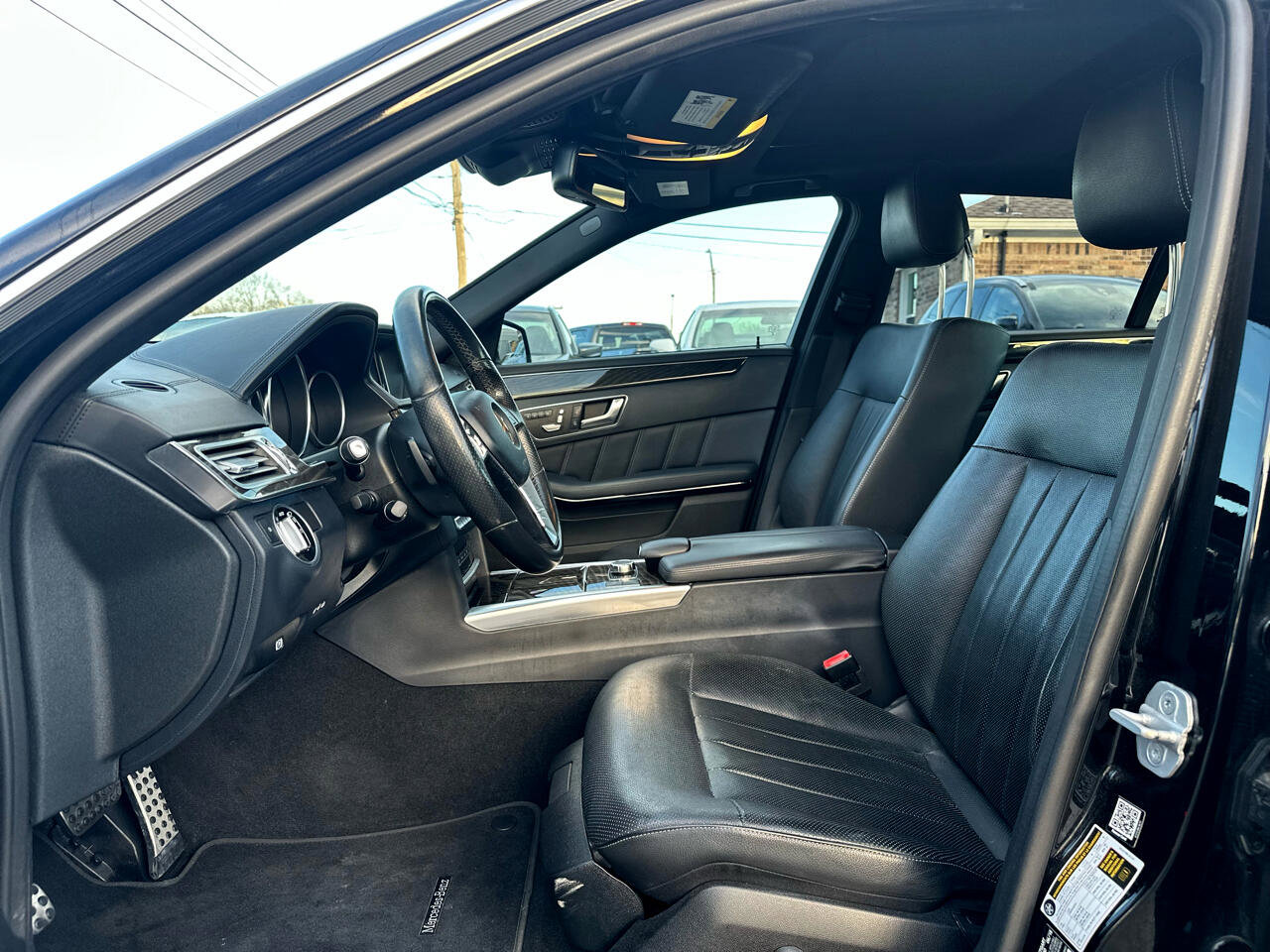 Used 2016 Mercedes-Benz E 400 Sedan image 11