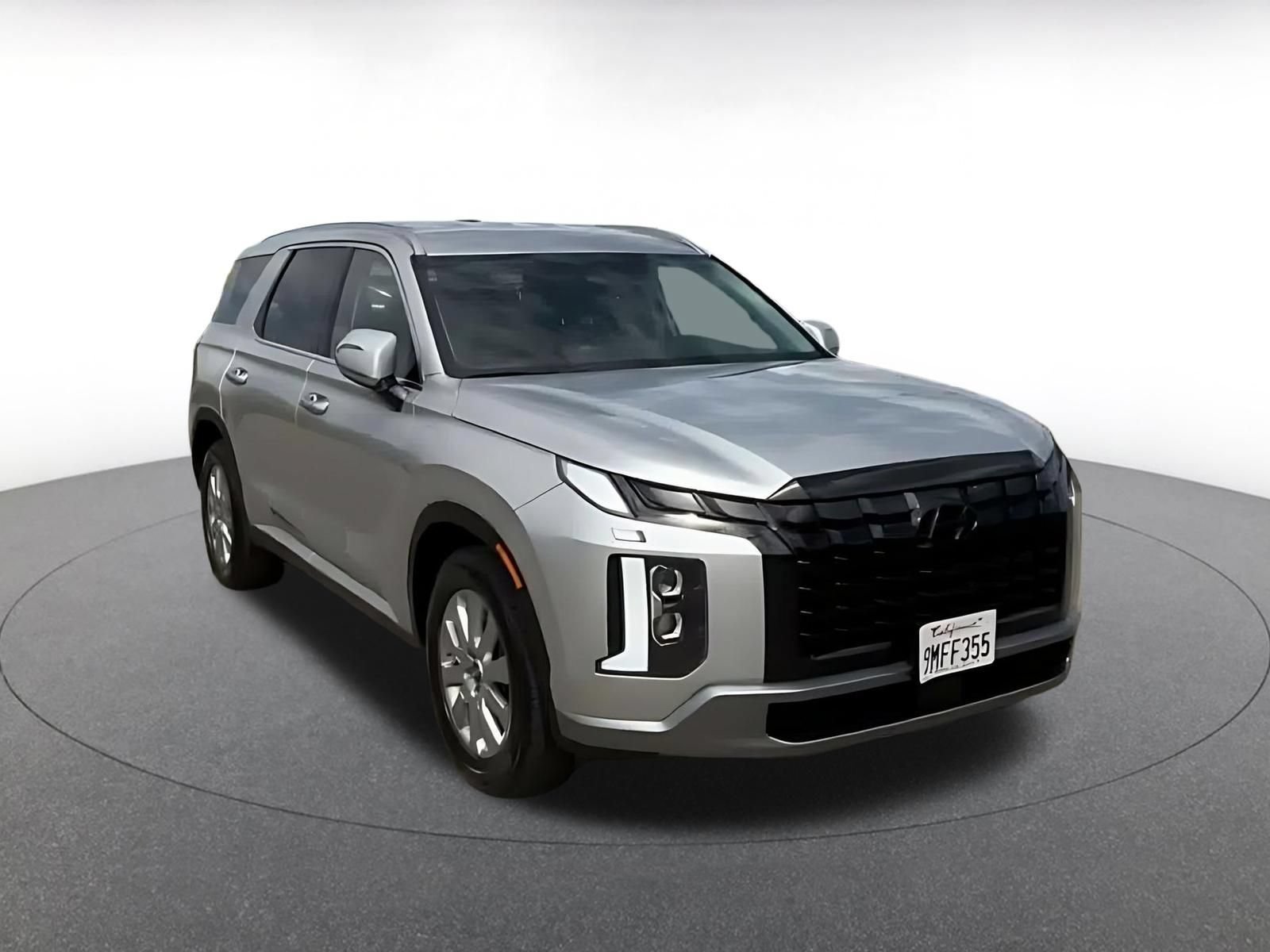 Used 2024 Hyundai Palisade SEL FWD image 3