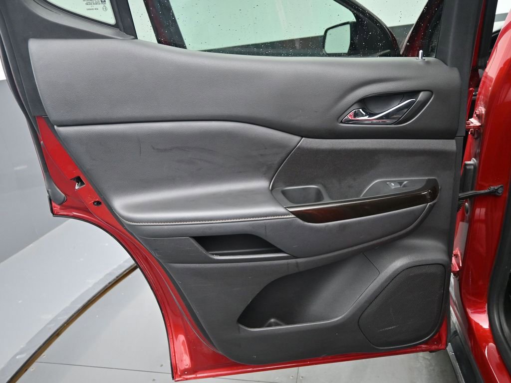 Used 2023 GMC Acadia AT4 w/ Technology Package image 14