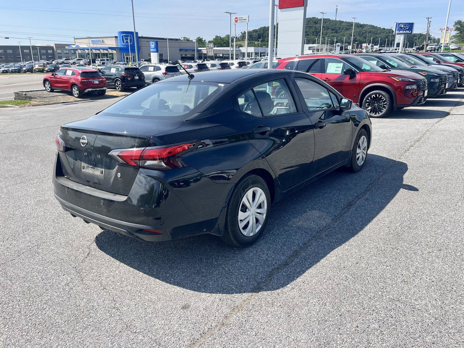 Used 2025 Nissan Versa S w/ Trunk Package FWD image 7