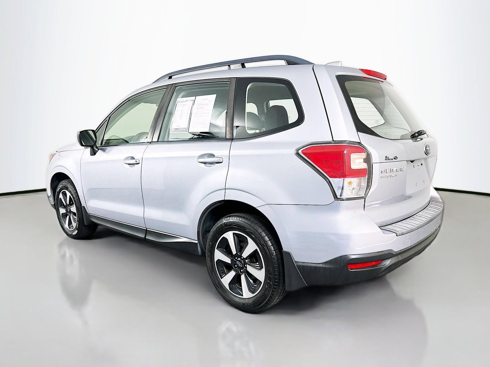 Used 2017 Subaru Forester 2.5i w/ Alloy Wheel Package AWD/4WD image 5