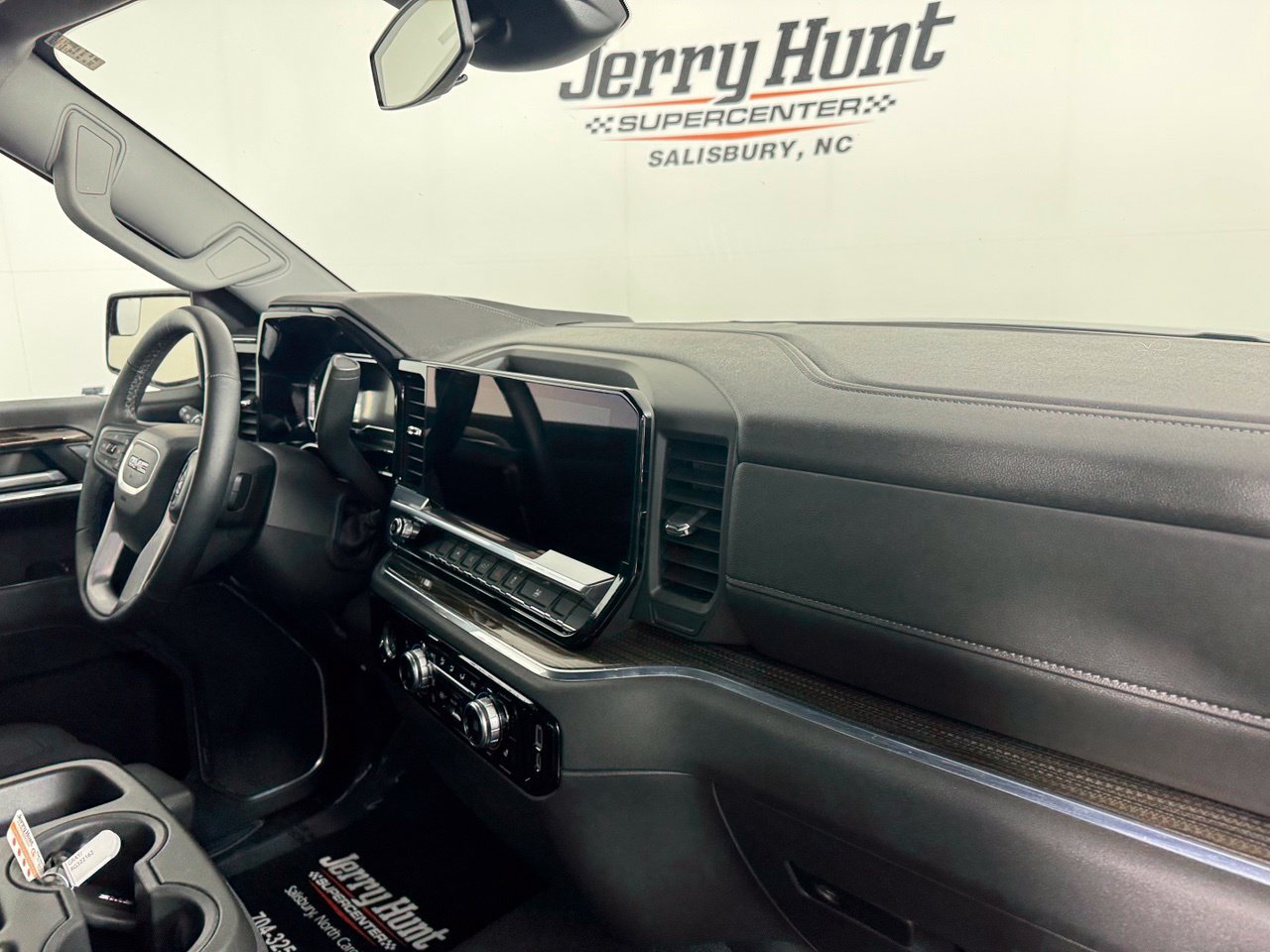 Used 2024 GMC Sierra 1500 Elevation AWD/4WD image 32