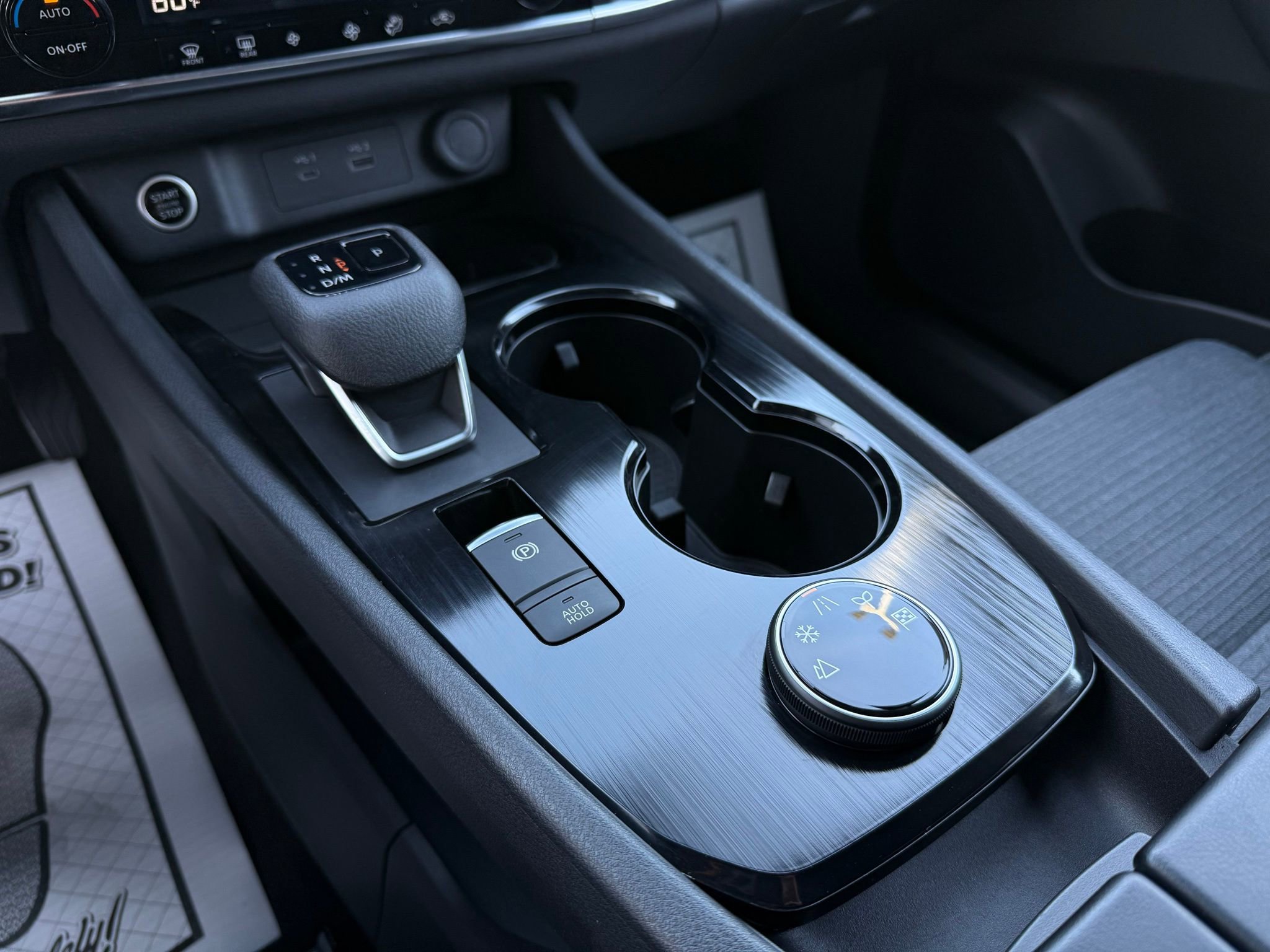 Used 2023 Nissan Rogue SV image 41