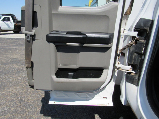 Used 2019 Ford F550 4x4 SuperCab Super Duty image 17