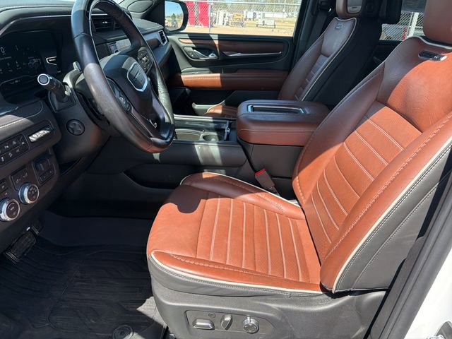 Used 2024 GMC Yukon XL Denali Ultimate AWD/4WD image 11