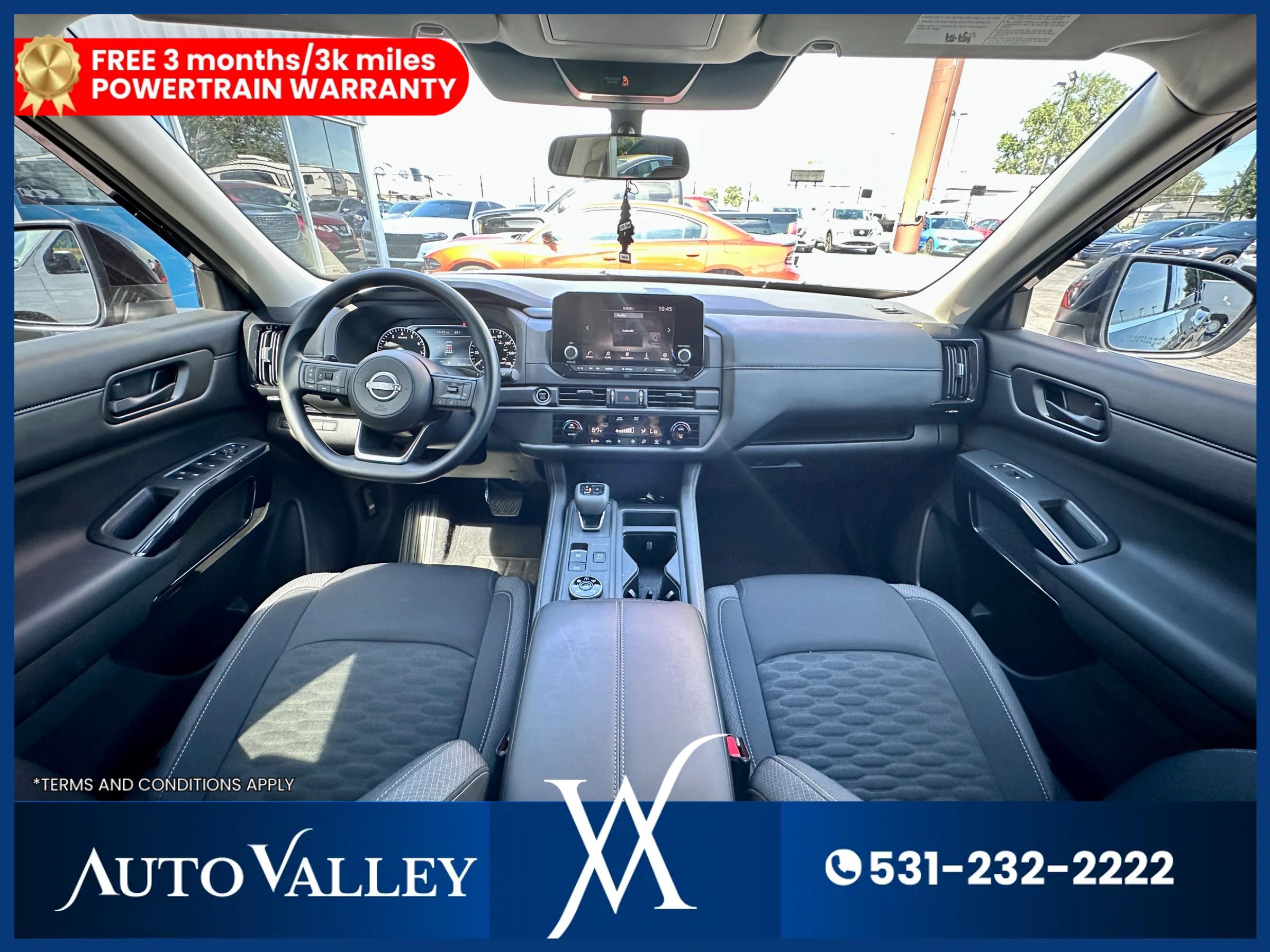 Used 2024 Nissan Pathfinder S image 27