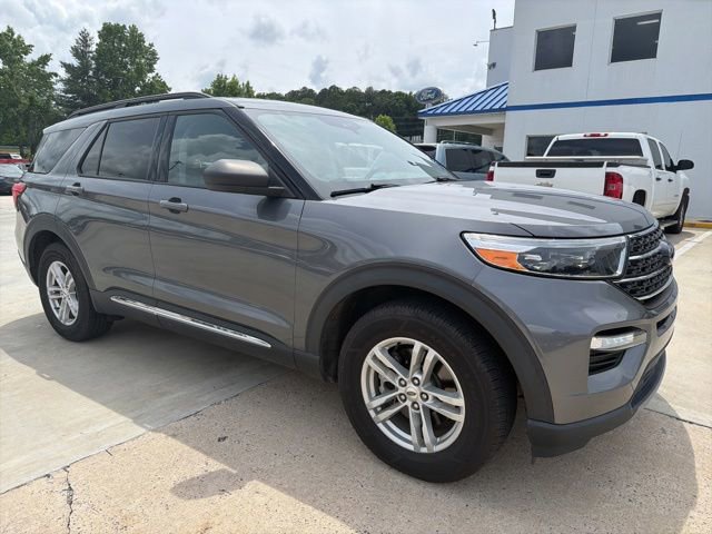 Used 2021 Ford Explorer XLT w/ Equipment Group 202A AWD/4WD image 7