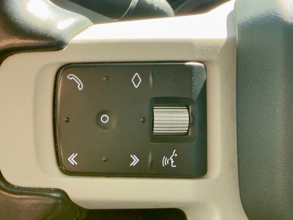 Used 2021 Land Rover Defender 110 image 13