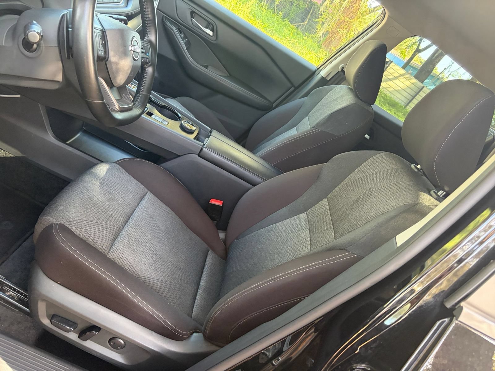 Used 2025 Nissan Rogue SV AWD/4WD image 37